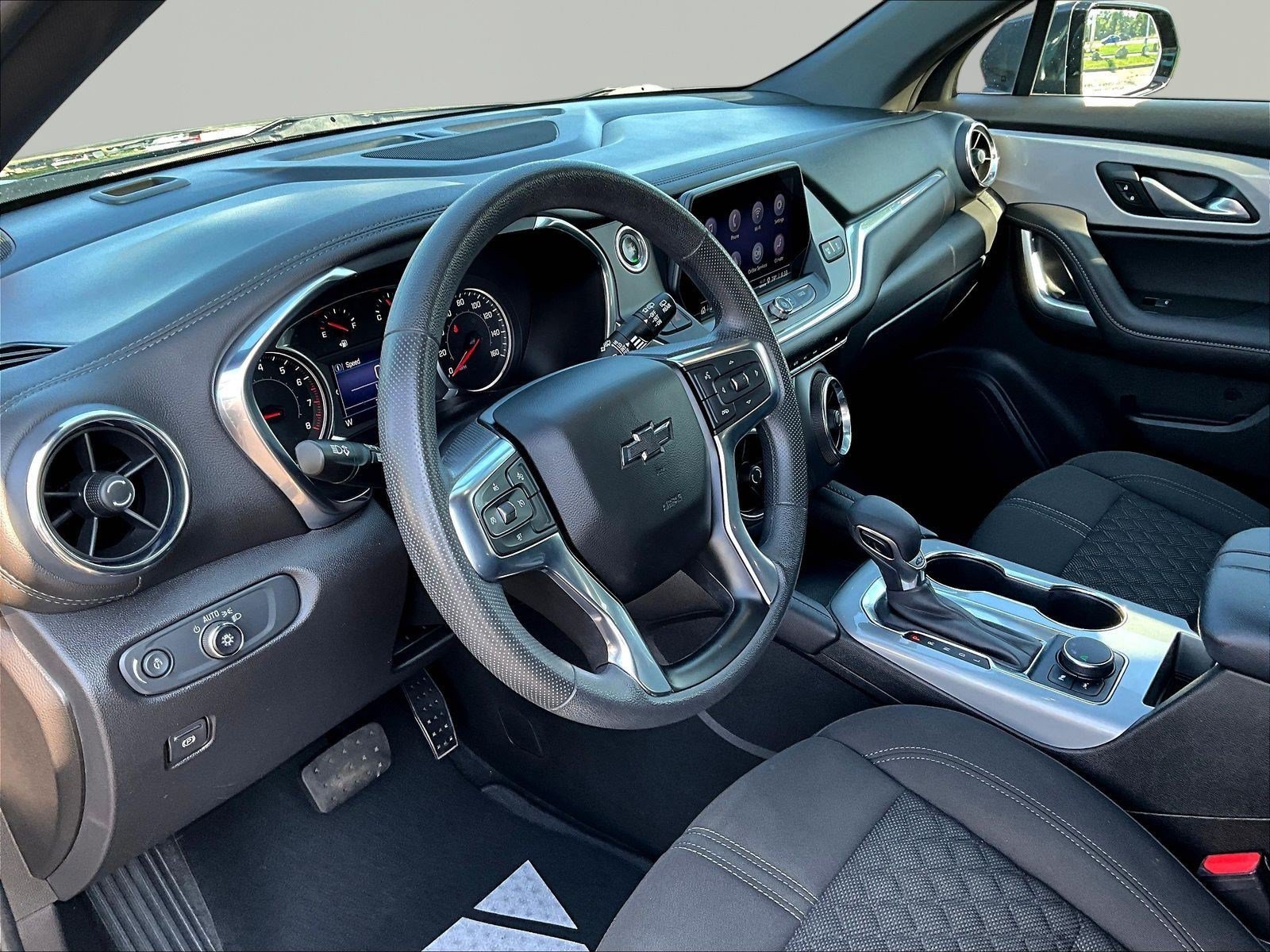 Used 2022 Chevrolet Blazer LT FWD image 17