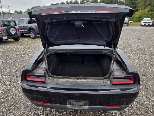 Used 2022 Dodge Challenger SXT RWD image 6