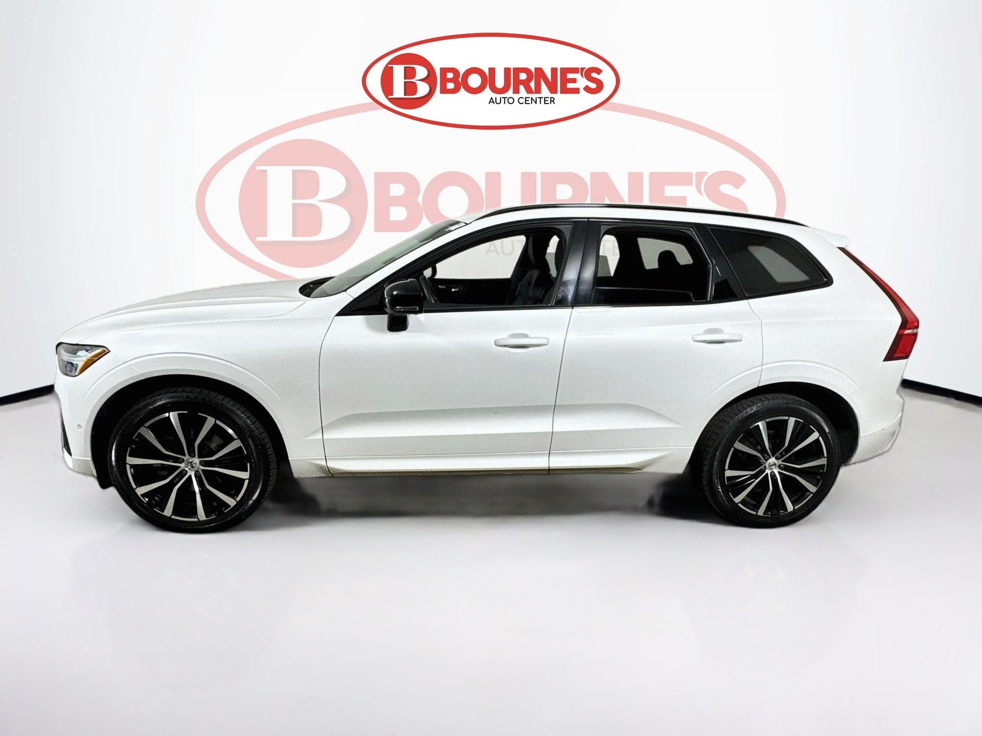 Used 2024 Volvo XC60 B5 Plus w/ Protection Package Premier AWD/4WD image 9