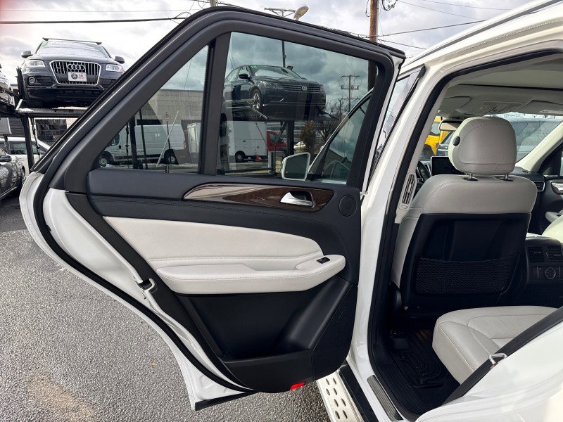 Used 2016 Mercedes-Benz GLE 400 4MATIC image 13