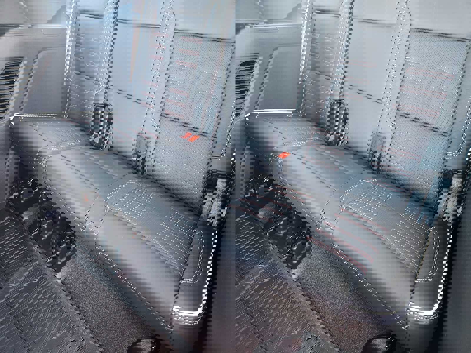 New 2026 GMC Yukon AT4 Ultimate w/ LPO, Illumination Package image 11