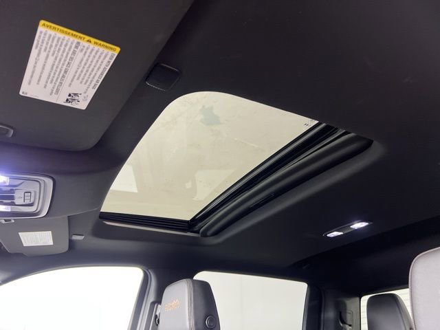 Used 2024 Chevrolet Silverado 3500 High Country w/ Technology Package image 17