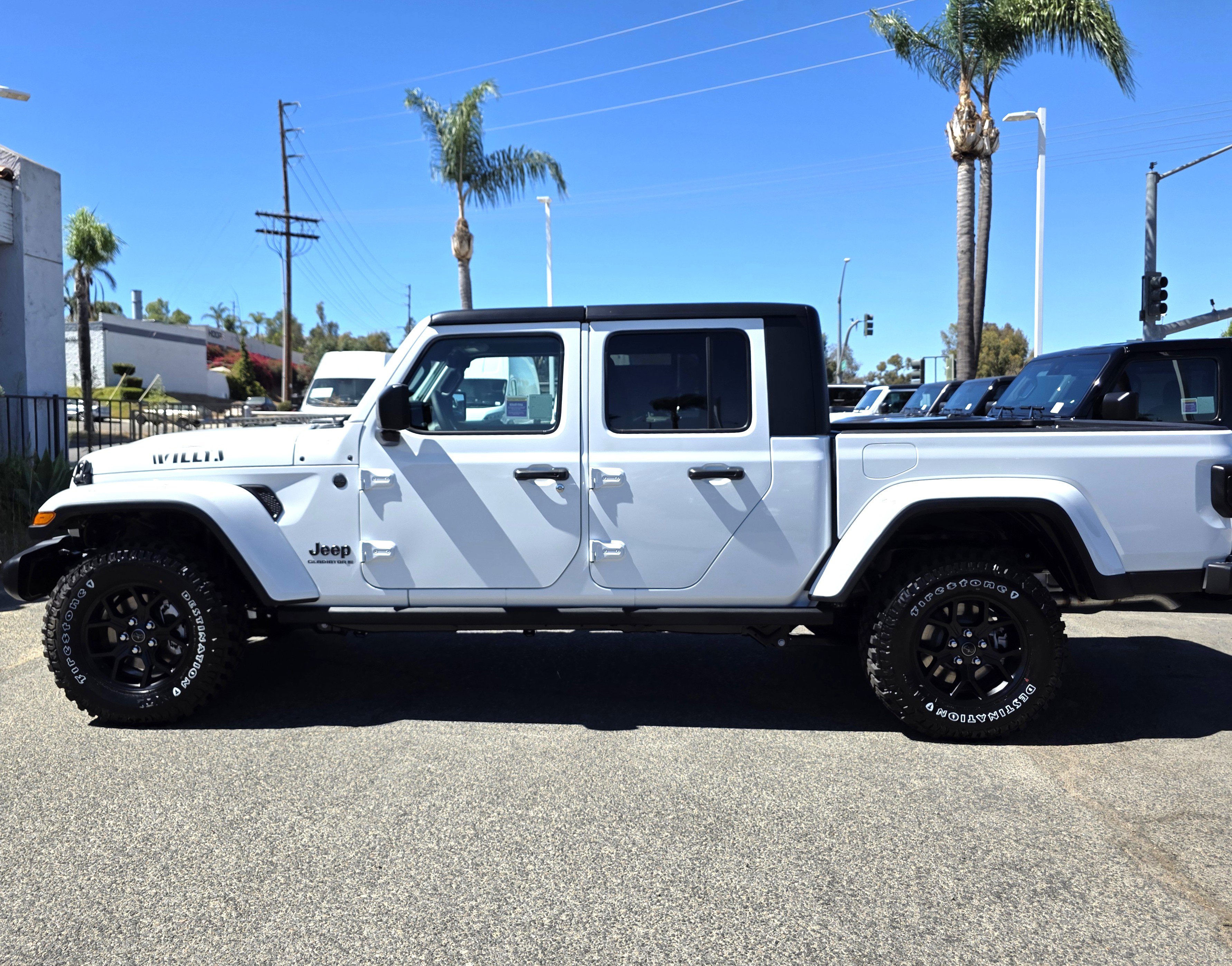 New 2025 Jeep Gladiator Willys image 2