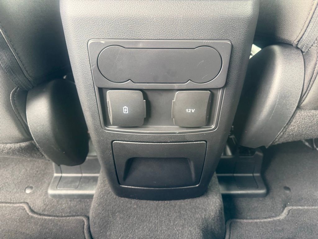 Used 2024 Ford Explorer XLT AWD/4WD image 36