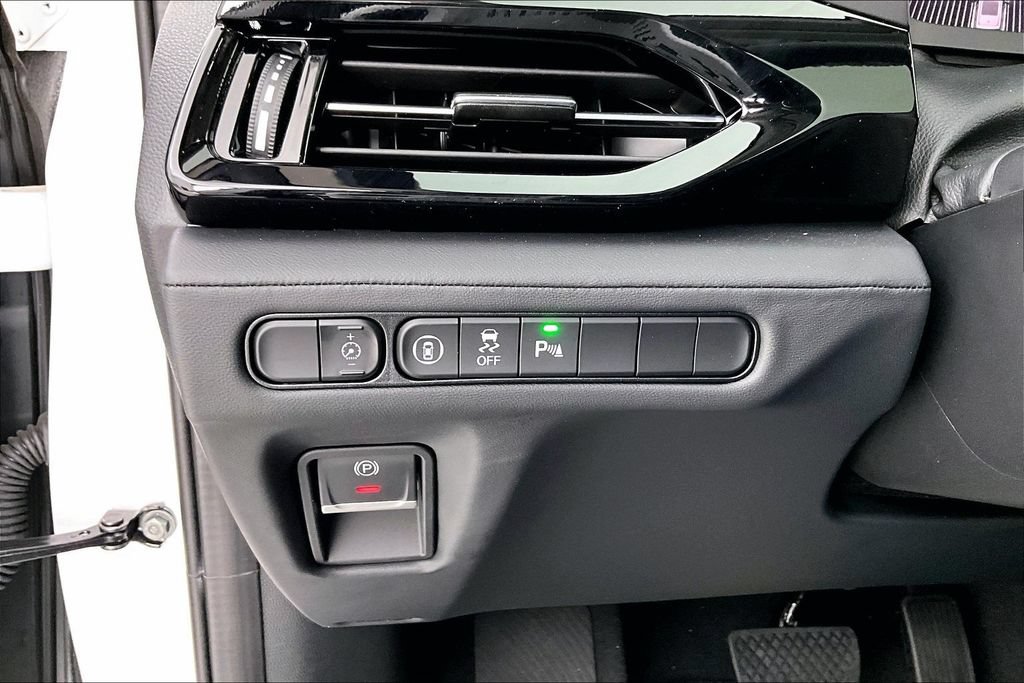 Certified 2026 Acura MDX w/ Technology Package FWD image 32
