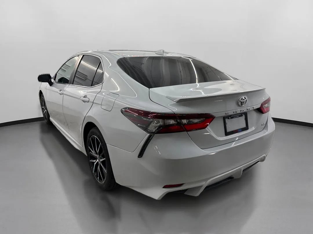 Used 2024 Toyota Camry SE FWD image 7