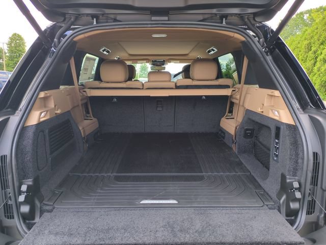 New 2026 Land Rover Range Rover Long Wheelbase SE AWD/4WD image 16