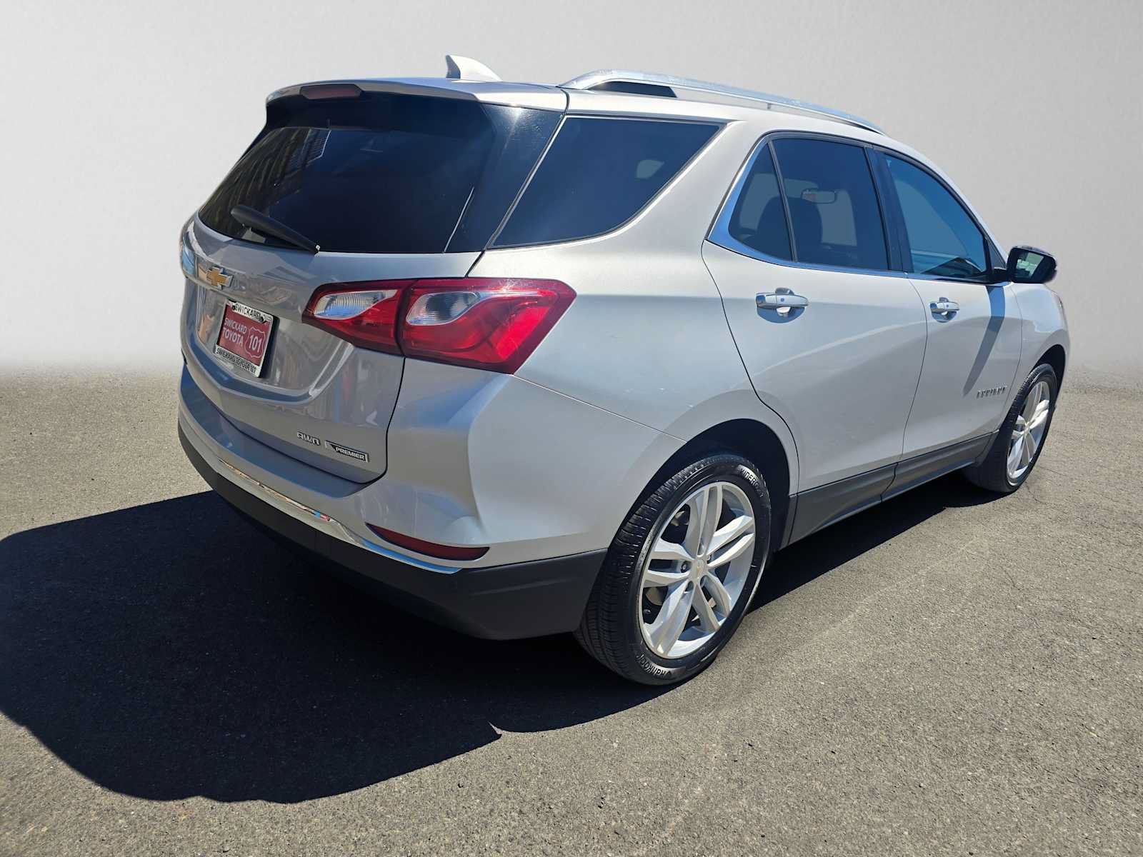 Used 2018 Chevrolet Equinox Premier AWD/4WD image 3