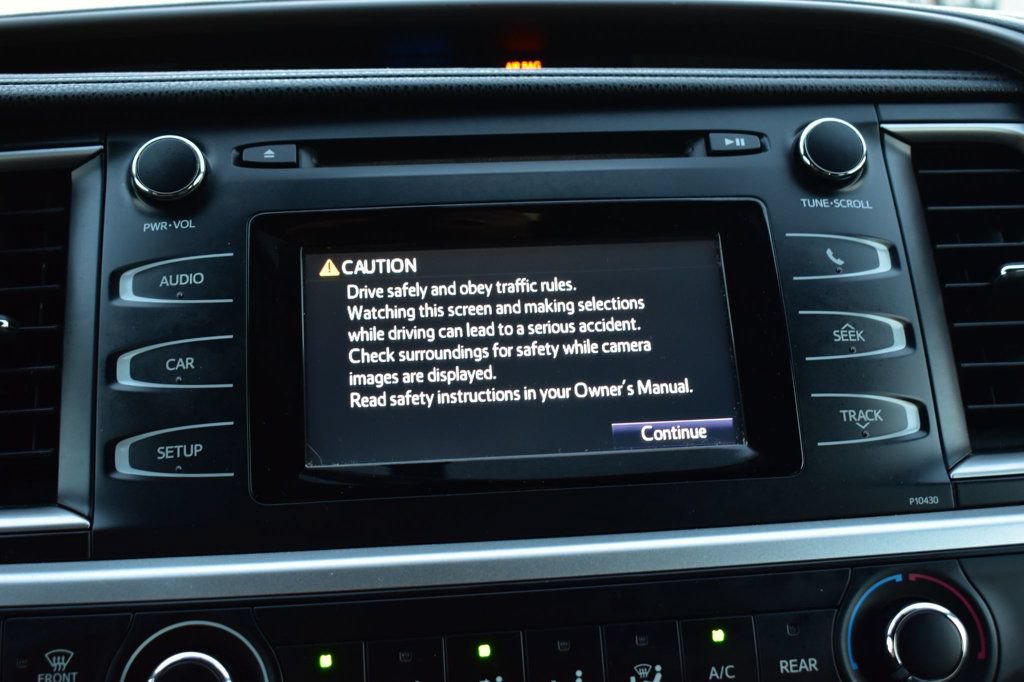 Used 2014 Toyota Highlander LE FWD image 28