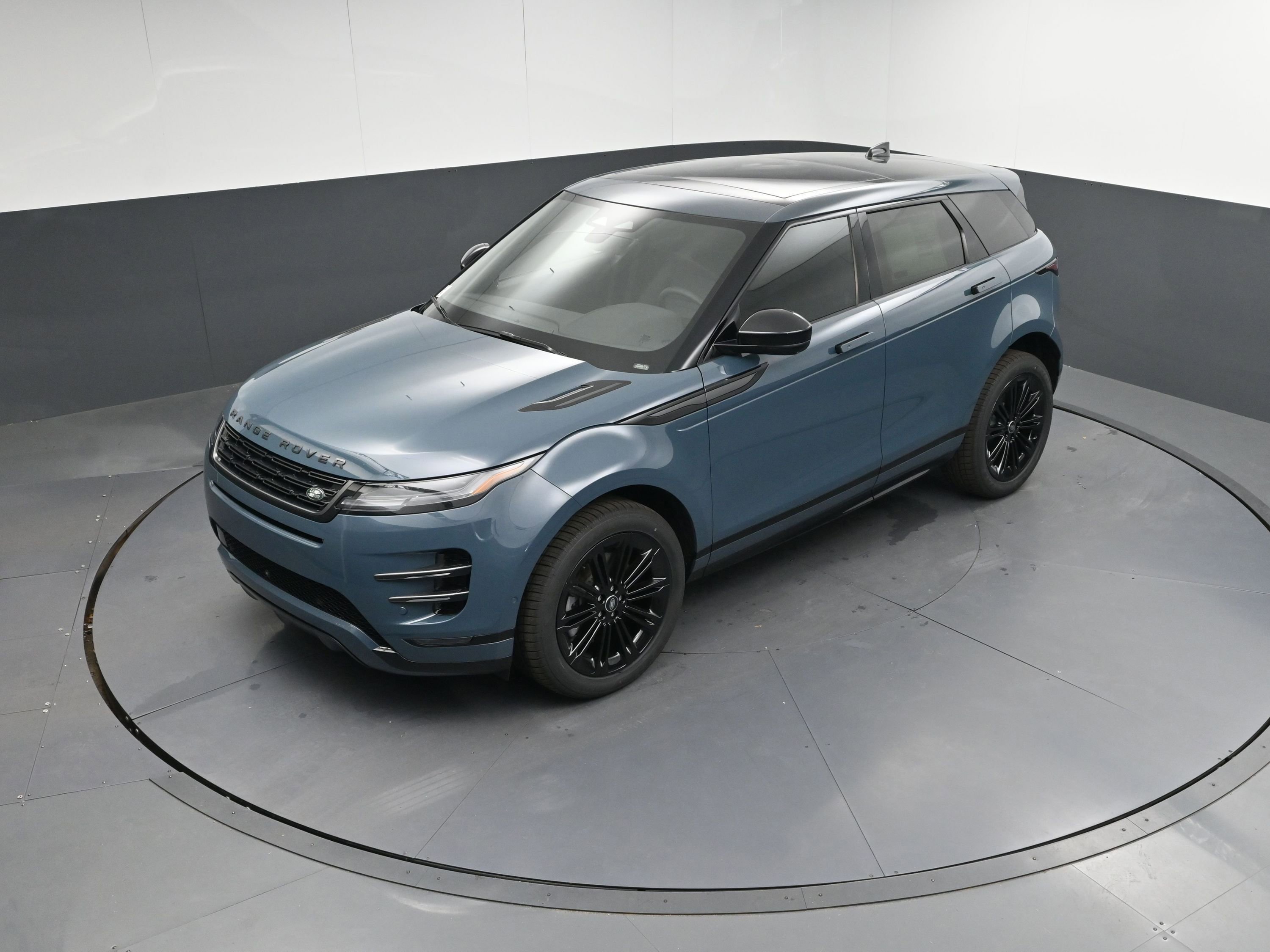 New 2026 Land Rover Range Rover Evoque Dynamic SE image 30