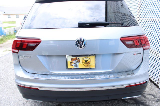 Used 2019 Volkswagen Tiguan SEL Premium w/ 3rd Row Seat Package AWD/4WD image 7