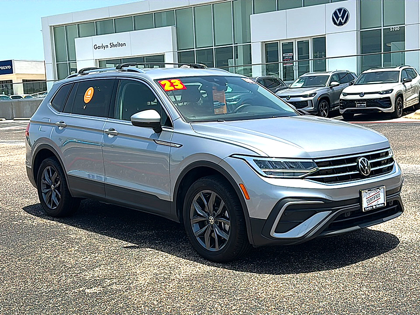 Used 2023 Volkswagen Tiguan SE FWD image 10