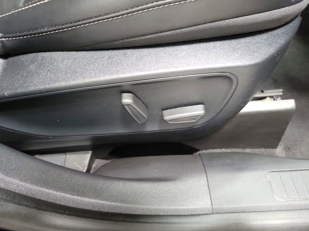 Used 2022 Ford Escape Titanium image 25