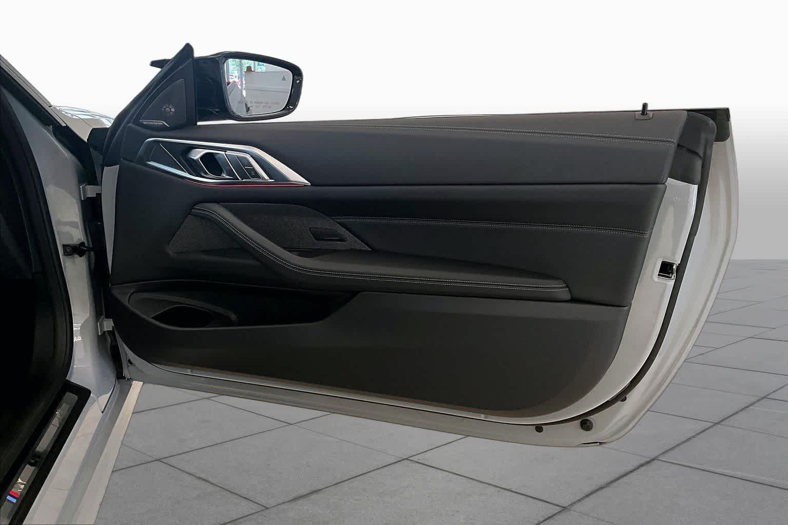 Used 2026 BMW M440i Convertible w/ Premium Package RWD image 19