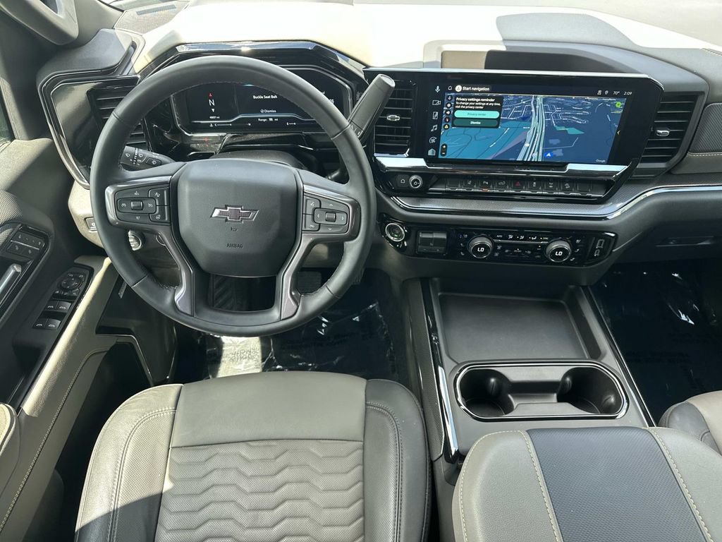 Used 2025 Chevrolet Silverado 2500 ZR2 w/ Technology Package AWD/4WD image 18