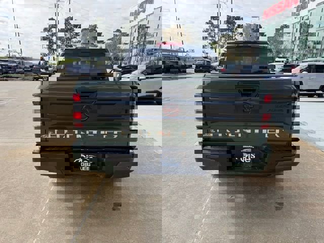 Used 2025 Nissan Frontier PRO-4X image 4