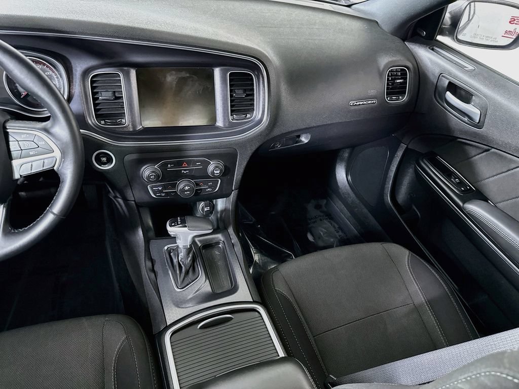 Used 2015 Dodge Charger SXT RWD image 21