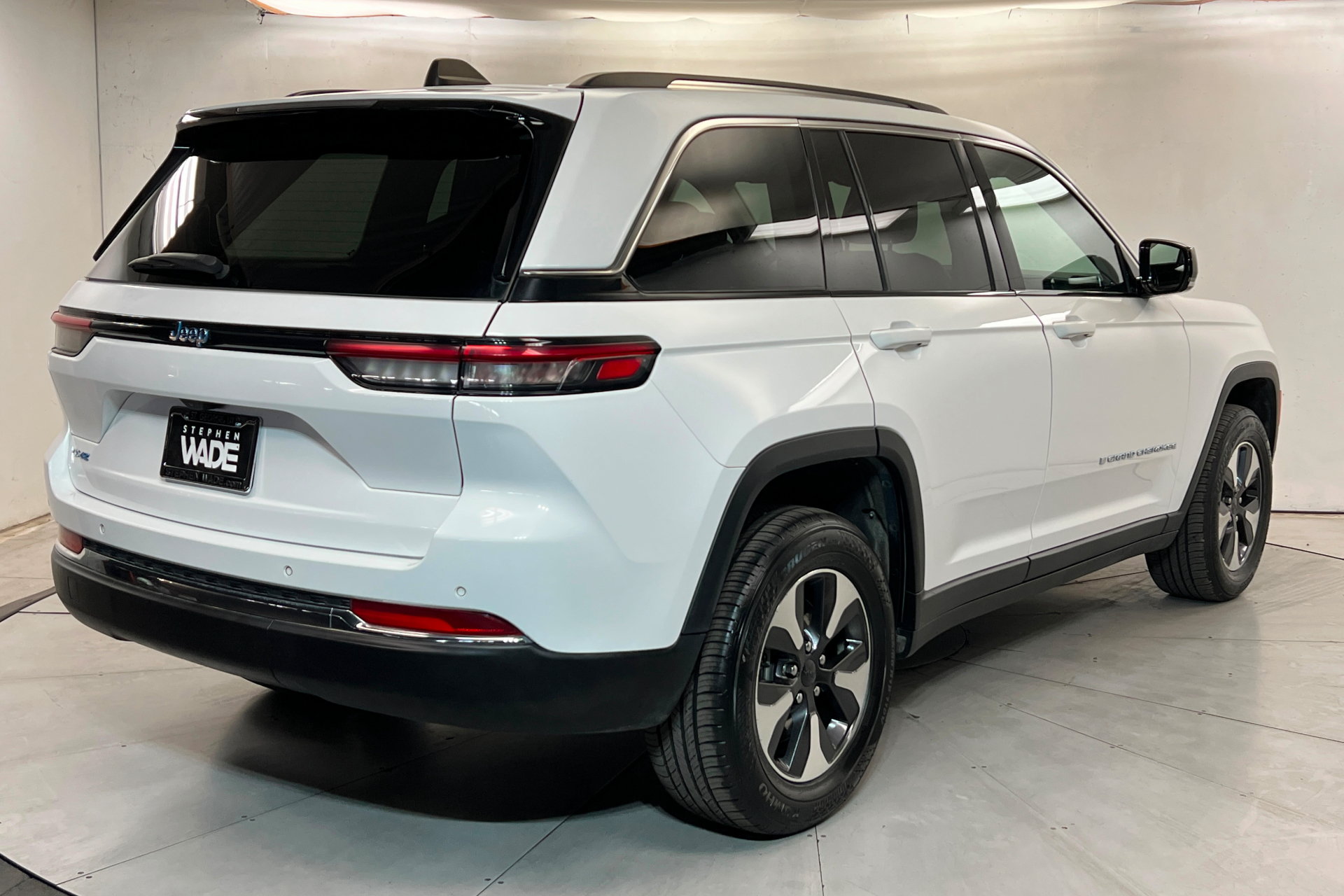 Used 2024 Jeep Grand Cherokee Limited 4xe AWD/4WD image 5
