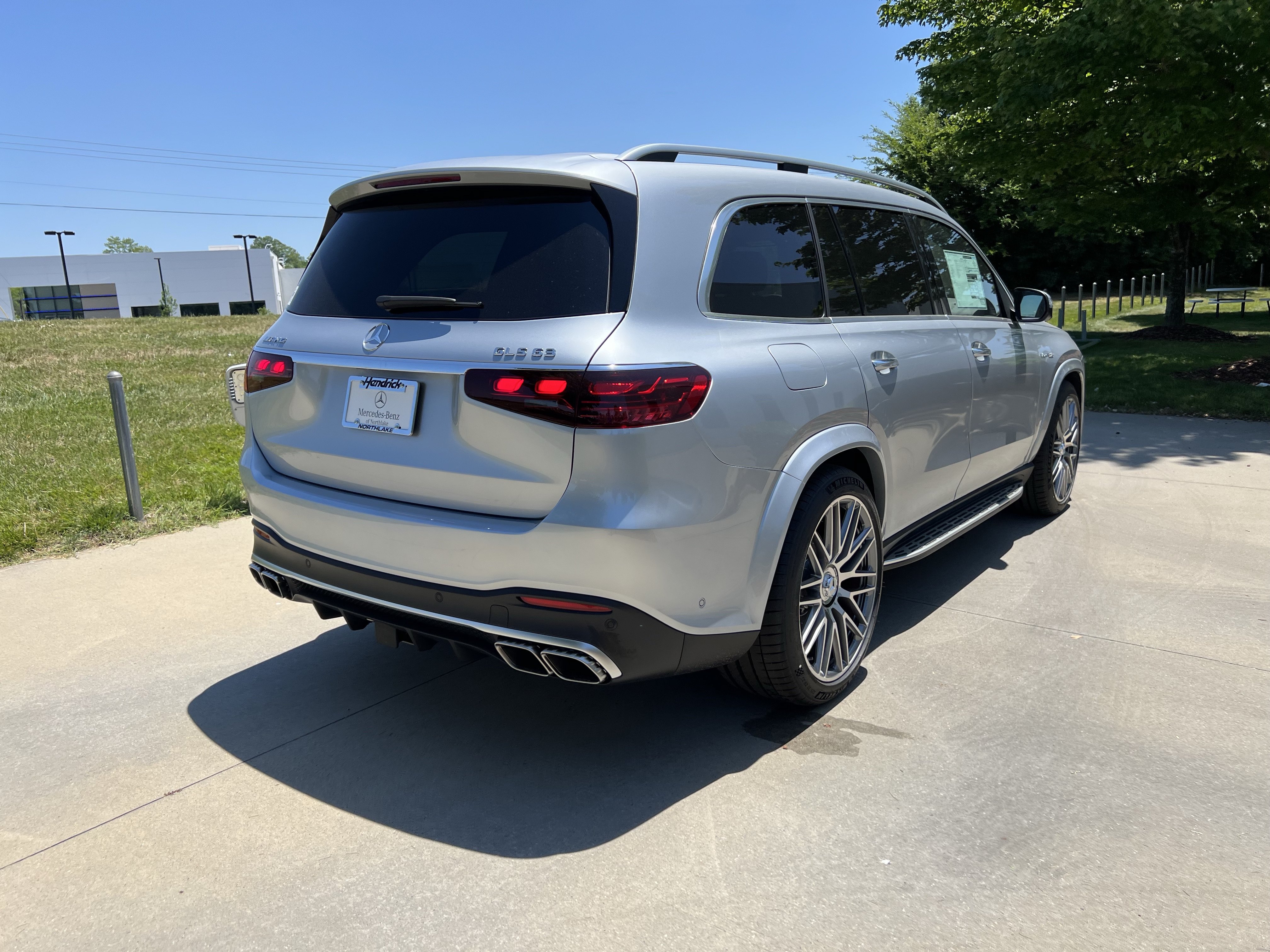 New 2026 Mercedes-Benz GLS 63 AMG 4MATIC image 9