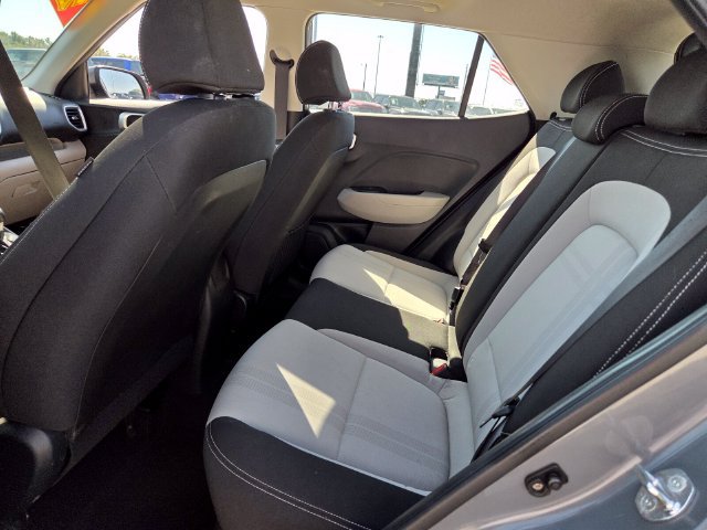 Used 2023 Hyundai Venue SEL w/ Cargo Package FWD image 6