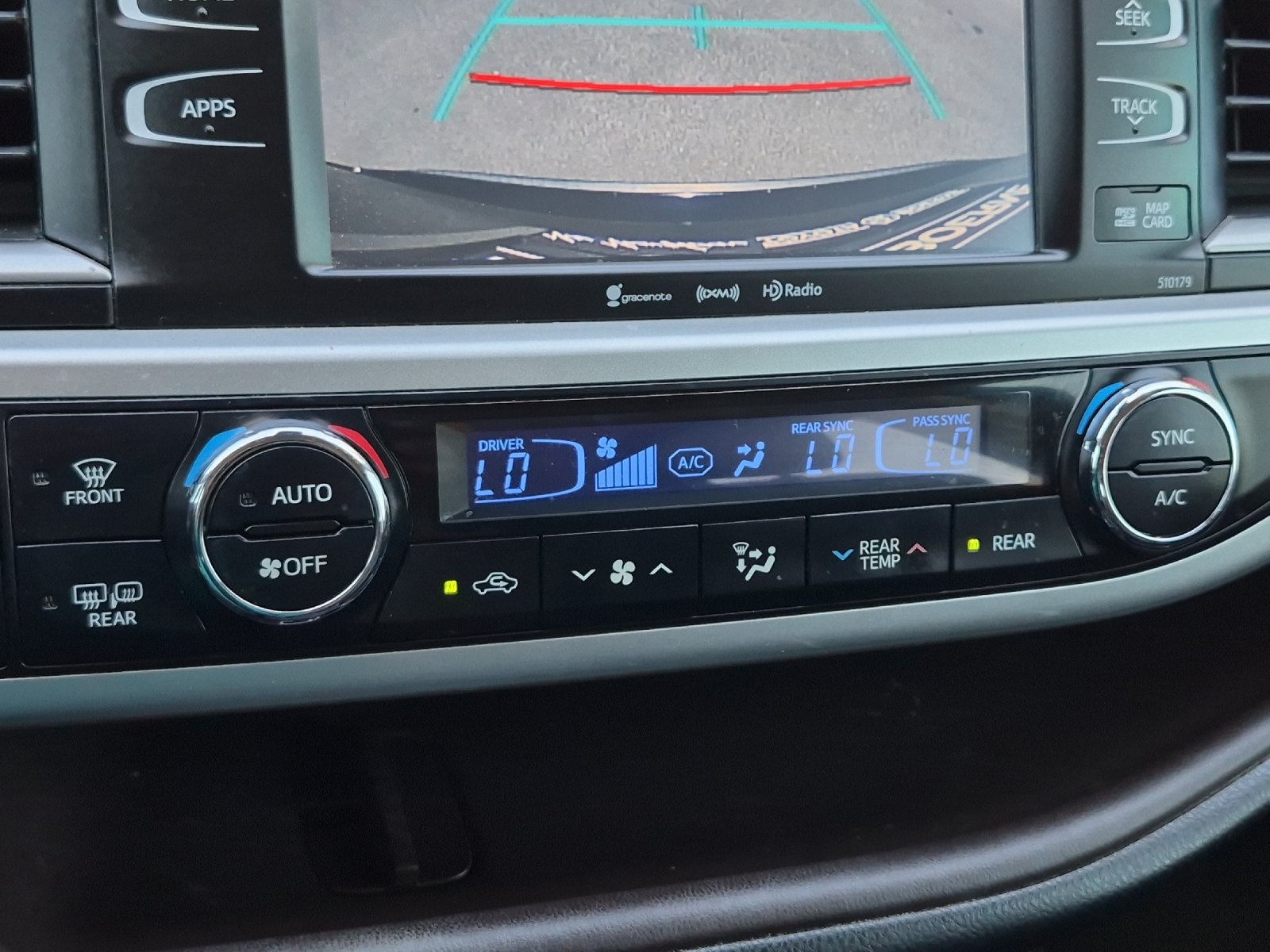 Used 2017 Toyota Highlander XLE AWD/4WD image 21