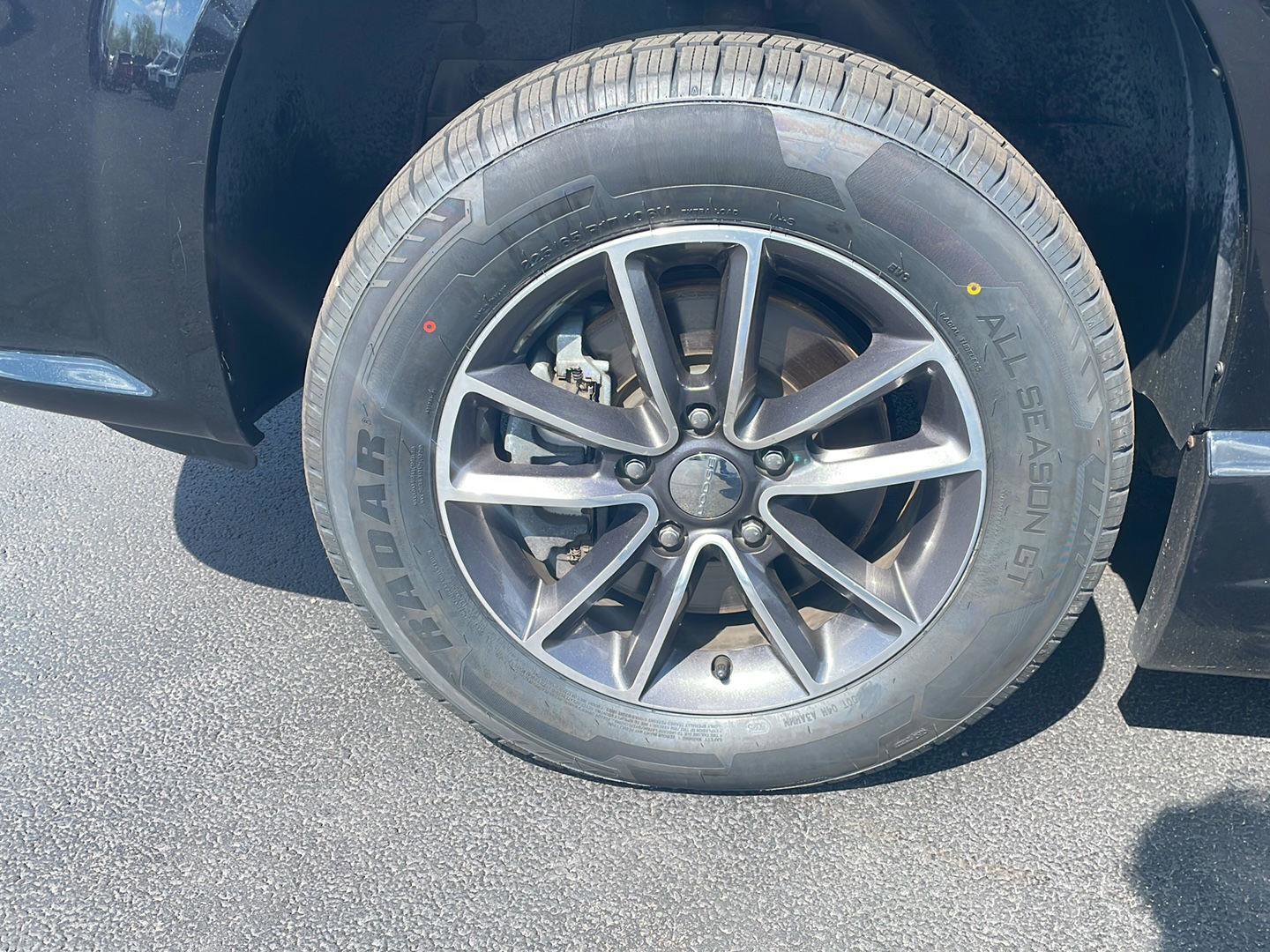 Used 2017 Dodge Grand Caravan SXT w/ Rear Park Assist Package FWD image 30