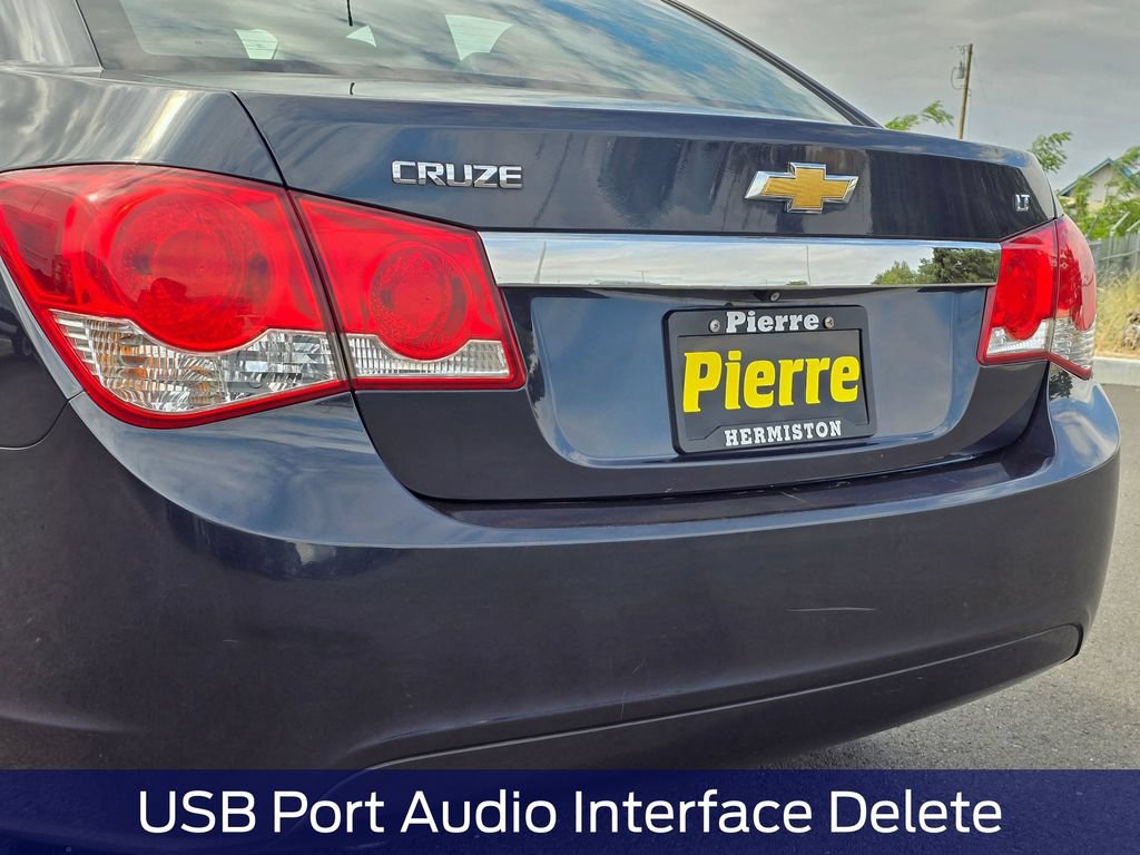 Used 2016 Chevrolet Cruze LT w/ Technology Package FWD image 8