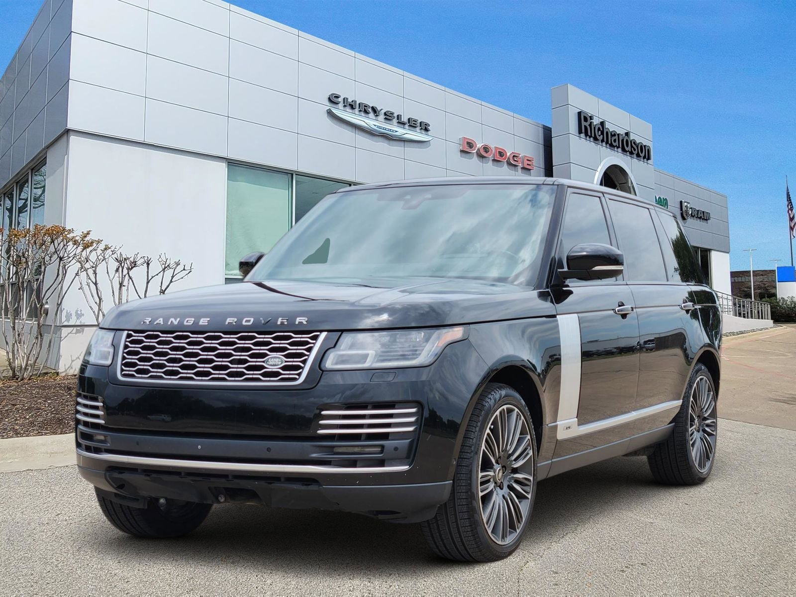 Used 2019 Land Rover Range Rover Long Wheelbase Autobiography AWD/4WD image 2
