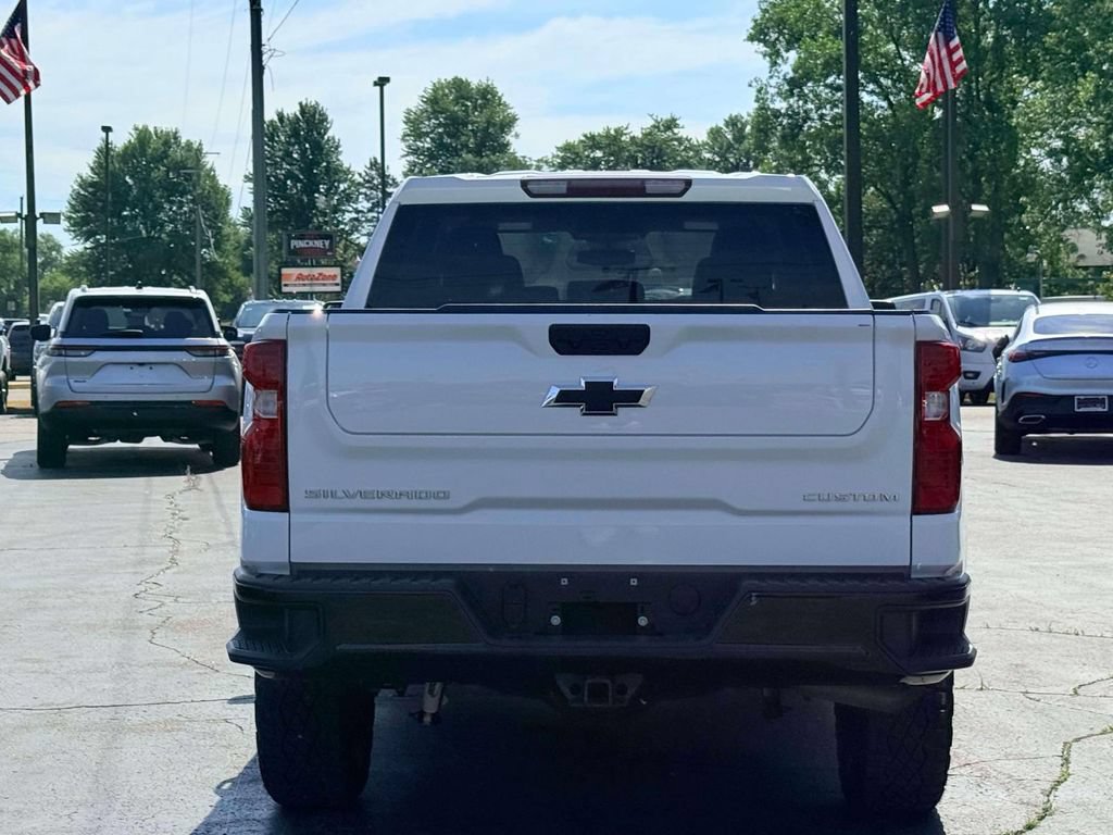 Used 2024 Chevrolet Silverado 1500 Custom Trail Boss AWD/4WD image 10
