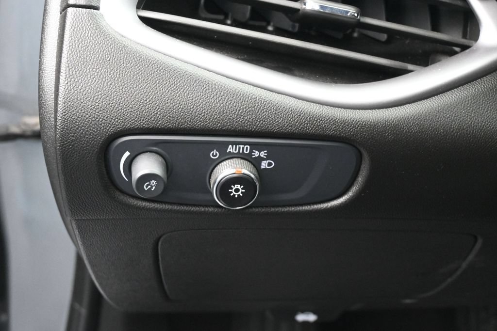 Used 2024 Chevrolet Malibu LT FWD image 16