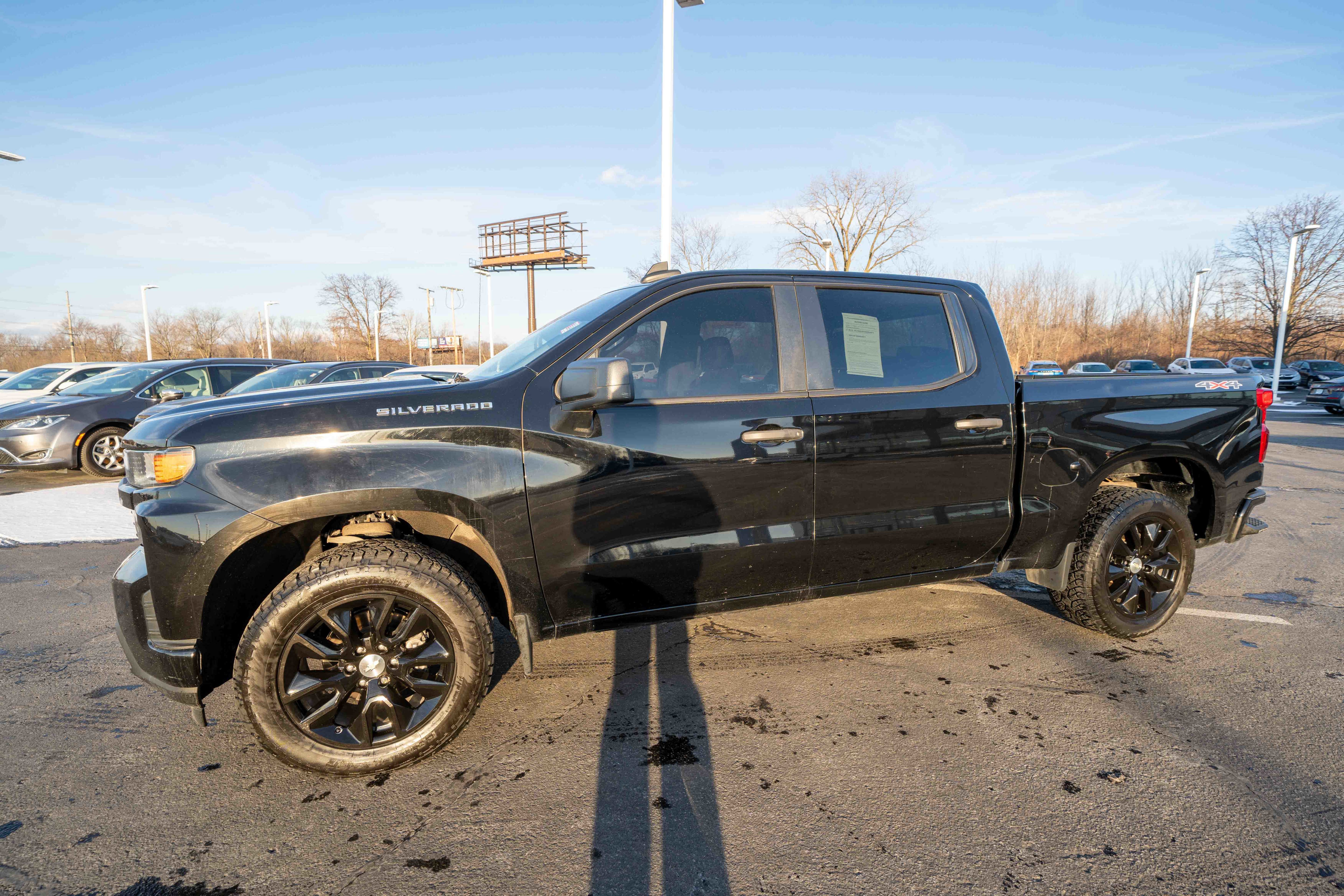 Used 2022 Chevrolet Silverado 1500 Custom image 3