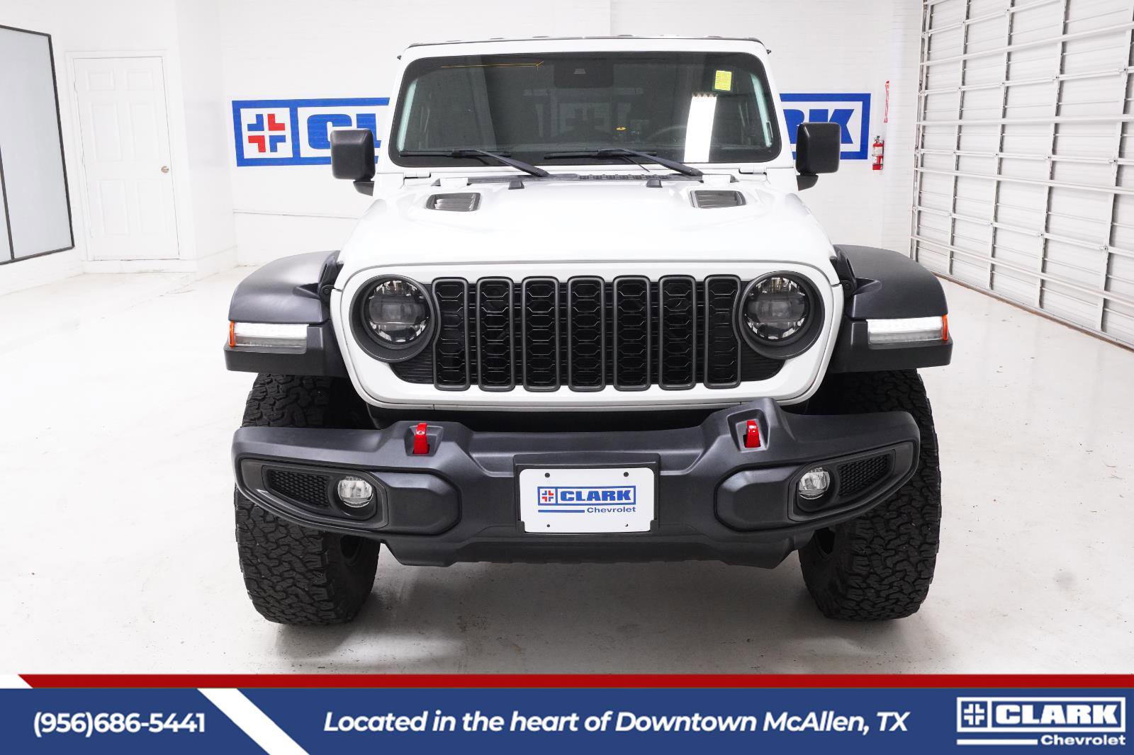 Used 2024 Jeep Wrangler Unlimited Rubicon AWD/4WD image 2