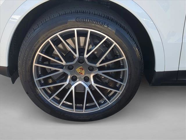 Used 2023 Porsche Cayenne Coupe image 24