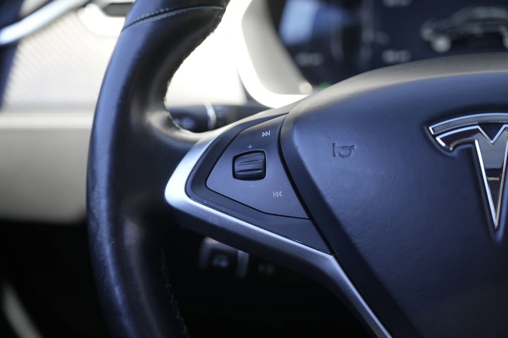 Used 2016 Tesla Model S 75D image 39