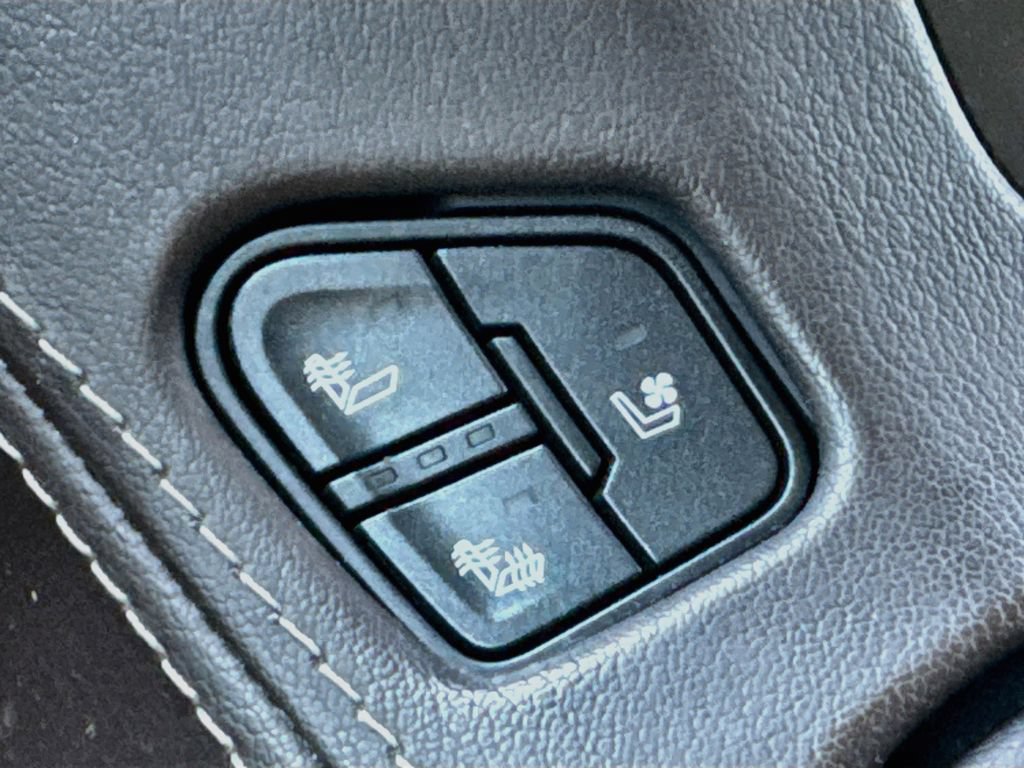 Used 2017 Chevrolet Suburban Premier RWD image 22