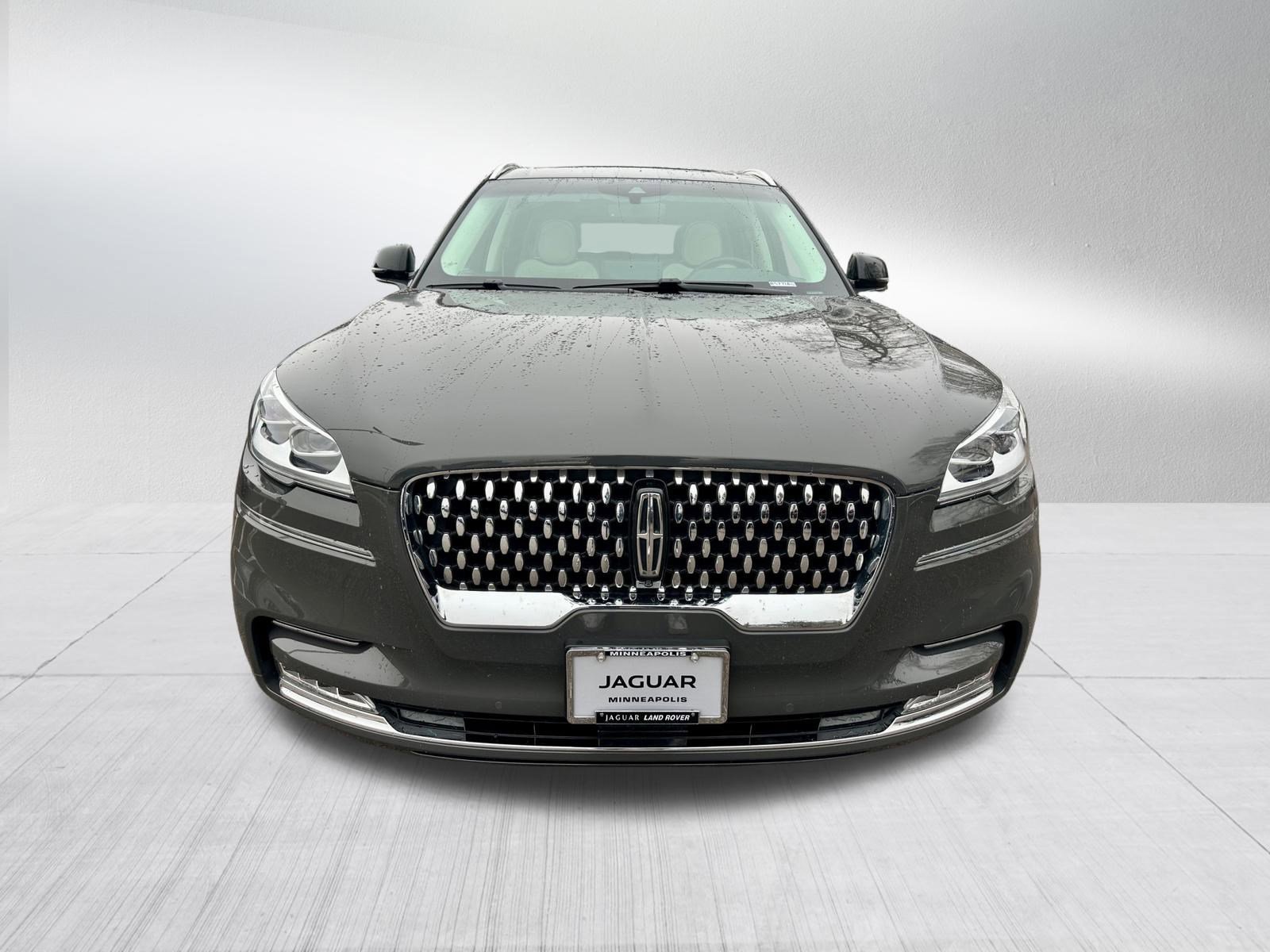 Used 2024 Lincoln Aviator Black Label w/ Dynamic Handling Package image 2