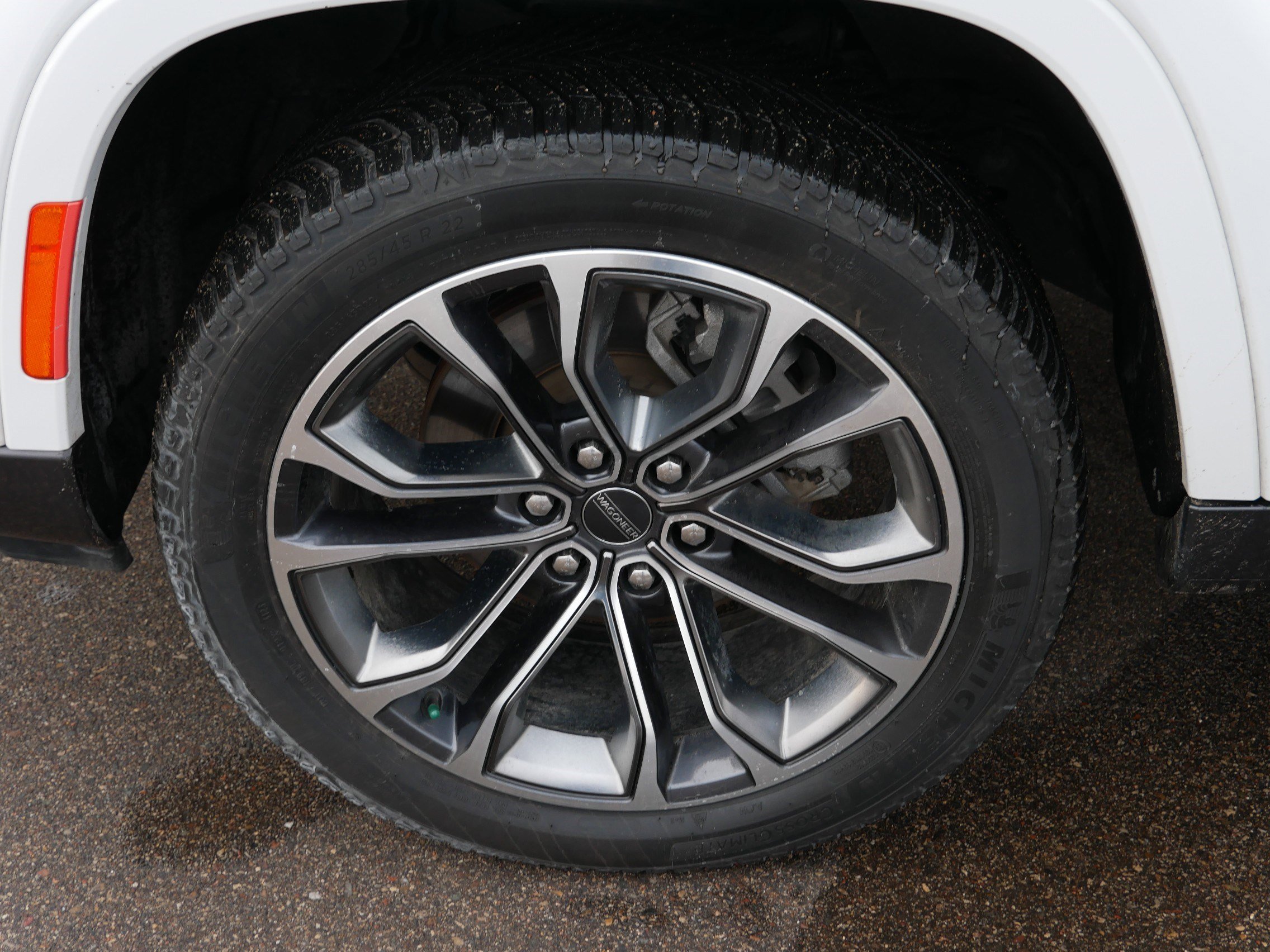 Used 2022 Jeep Grand Wagoneer Series III w/ Rear Seat Video Group 1 image 15