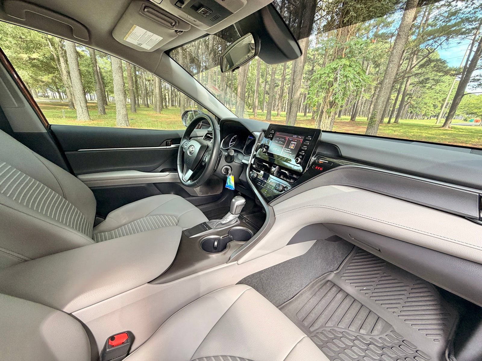 Used 2024 Toyota Camry SE FWD image 16