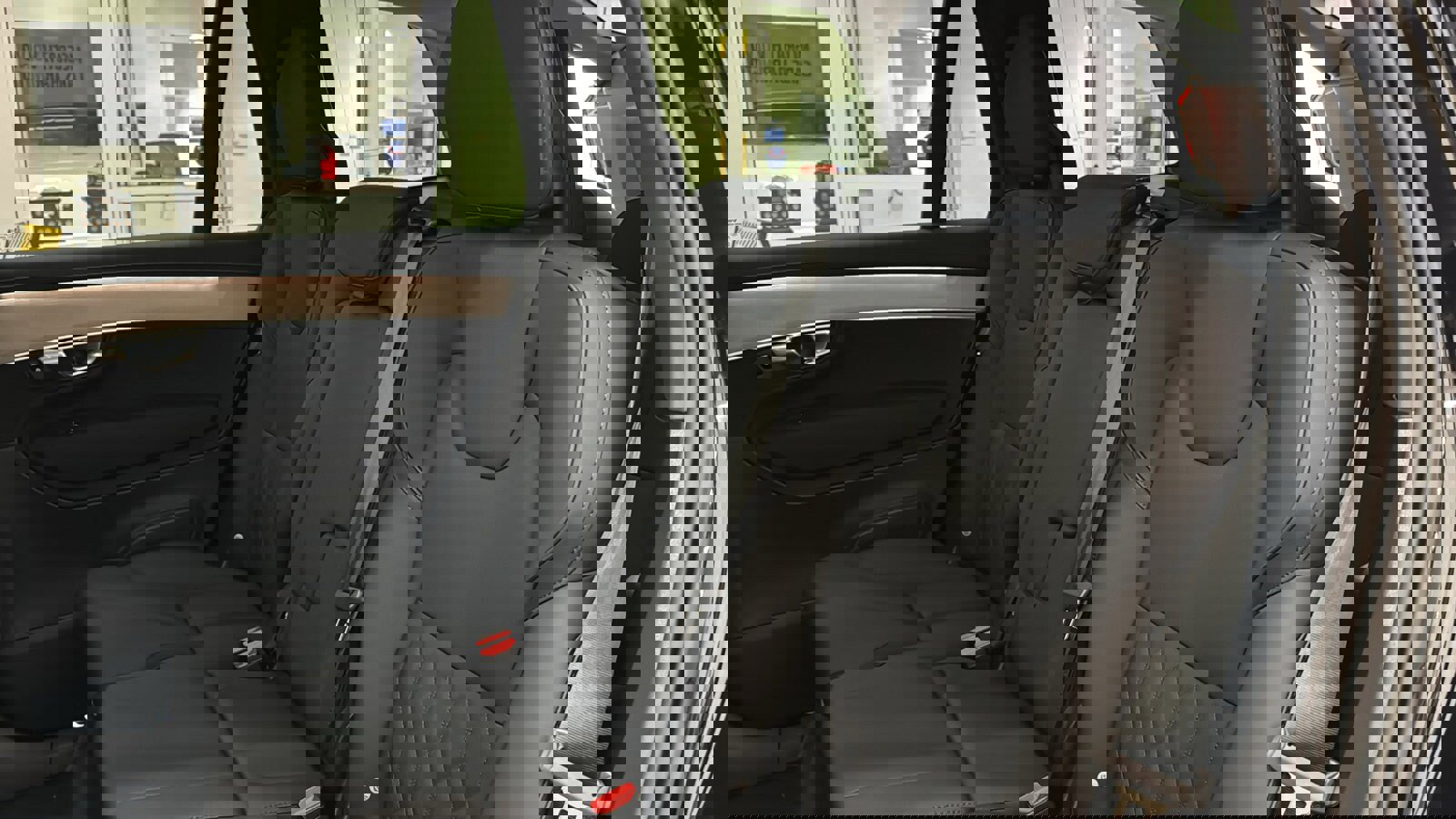 New 2026 Volvo XC90 B6 Plus w/ Protection Package Premier image 26