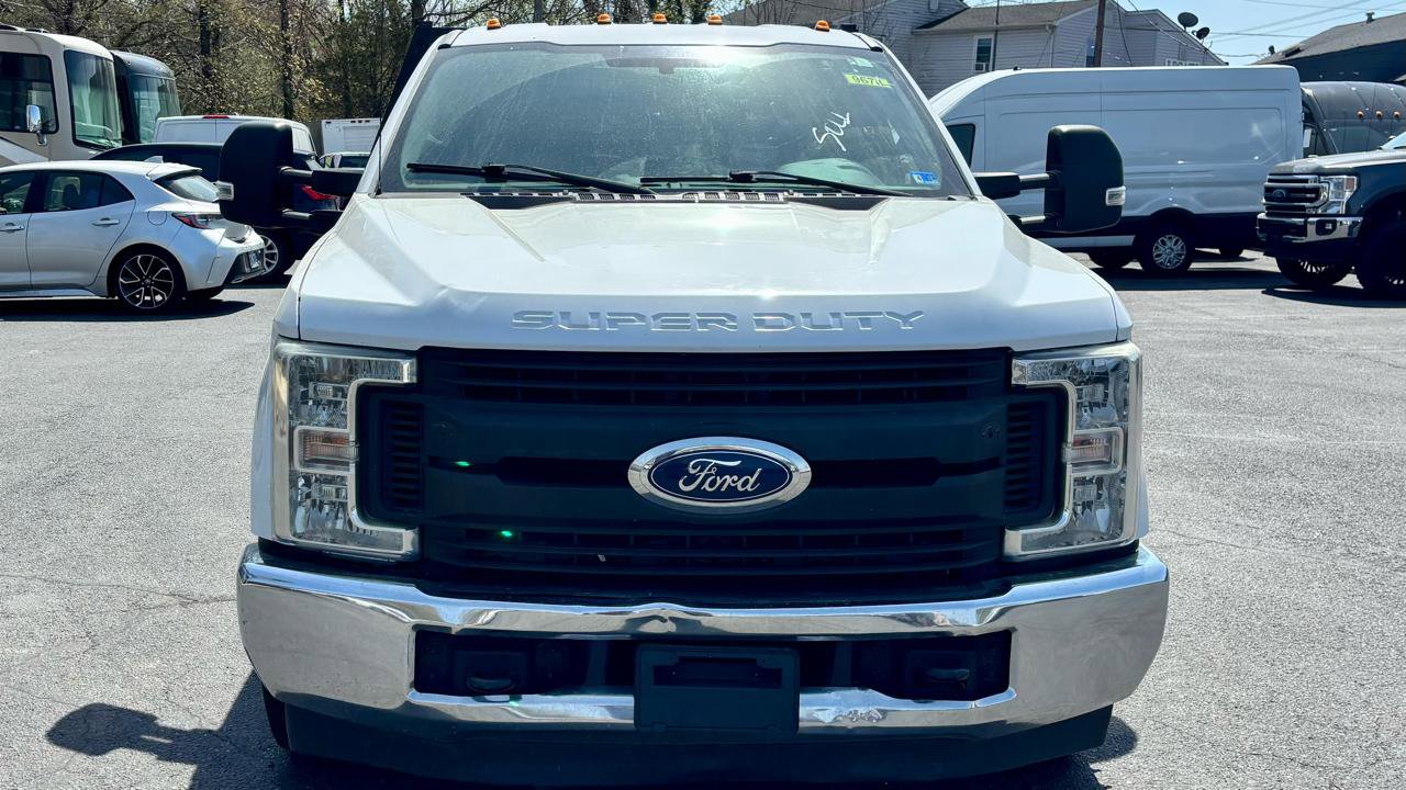Used 2018 Ford F350 XL w/ Power Equipment Group RWD image 3