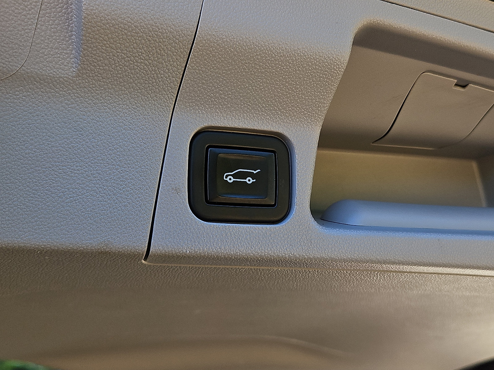 Used 2020 GMC Acadia SLE w/ Driver Convenience Package FWD image 29