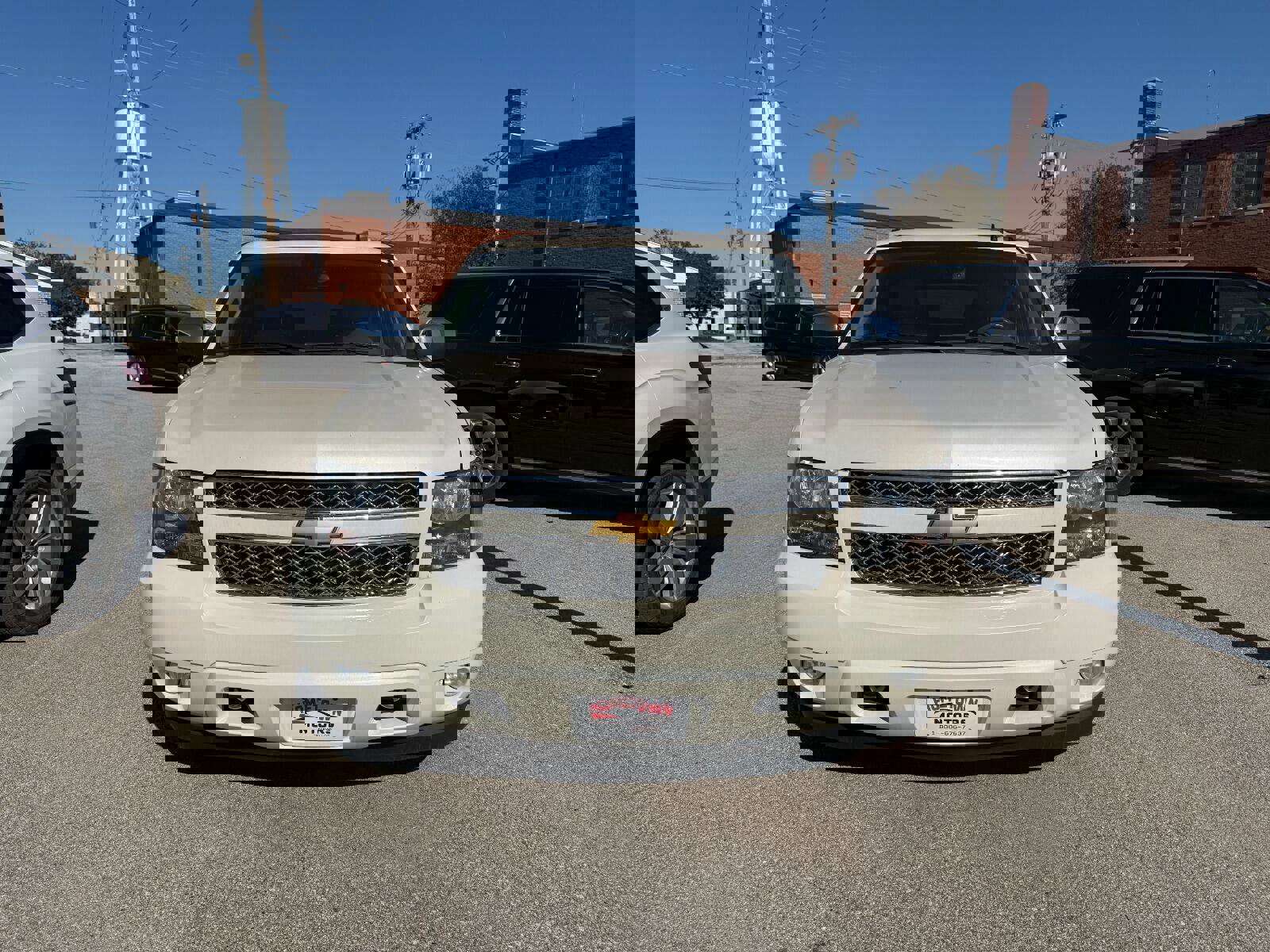 Used 2012 Chevrolet Suburban LTZ image 2