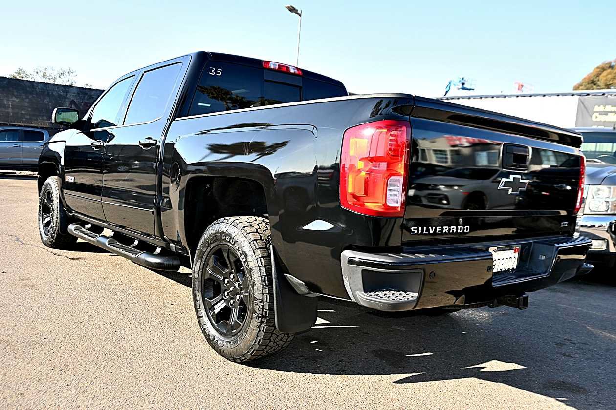 Used 2017 Chevrolet Silverado 1500 LTZ Z71 w/ LTZ Plus Package AWD/4WD image 5