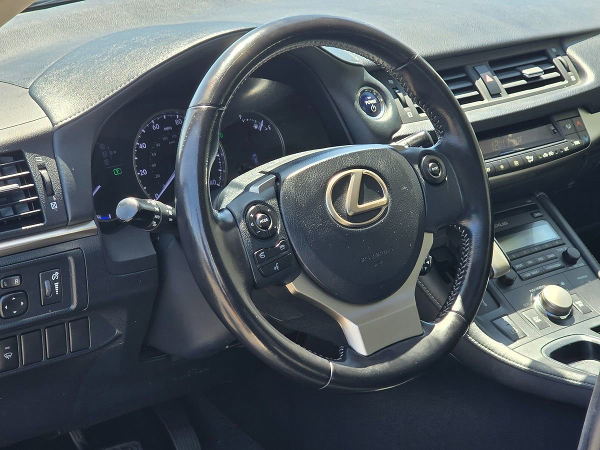 Used 2015 Lexus CT 200h FWD image 16