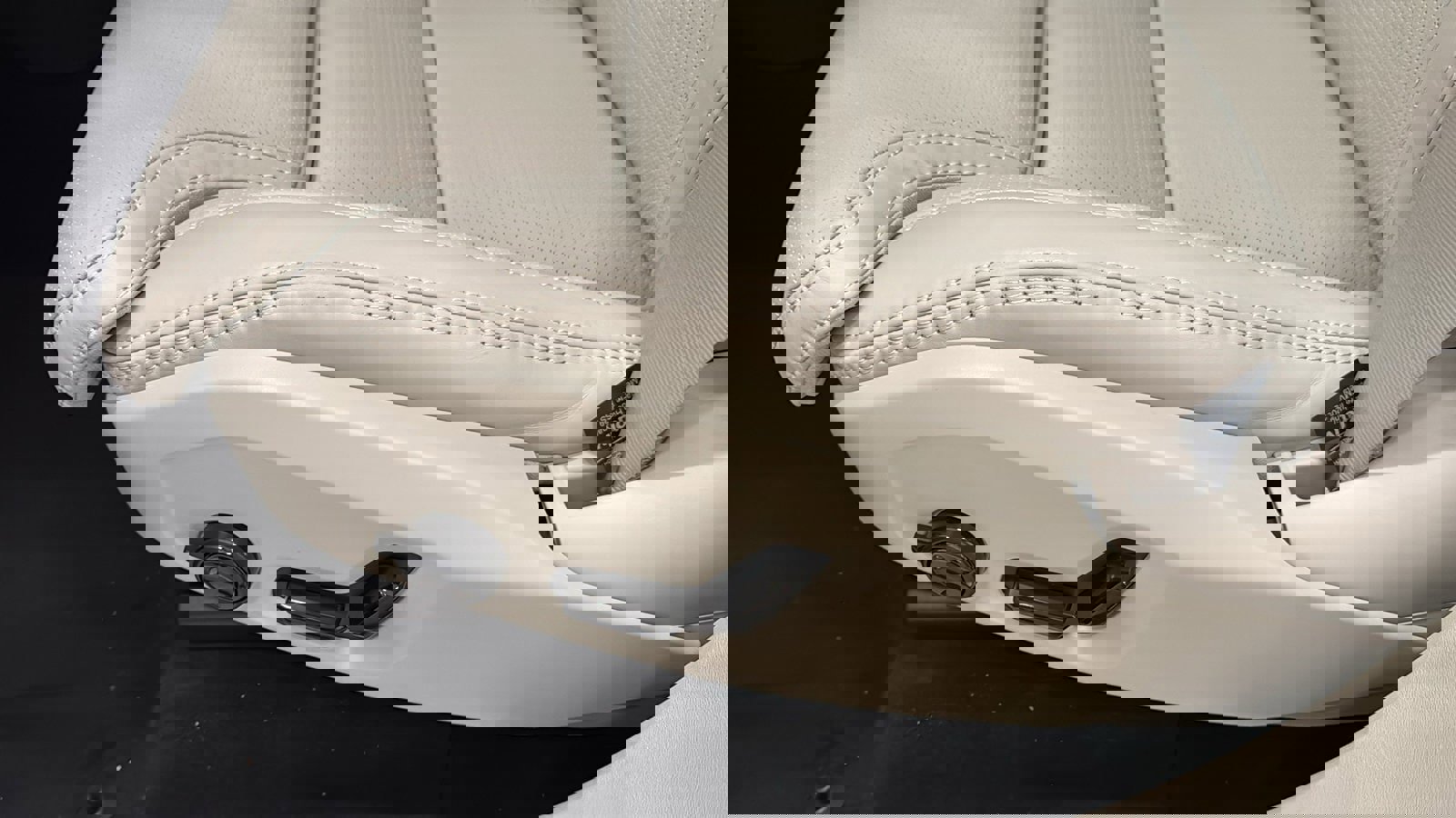 New 2026 Volvo XC90 B6 Ultra w/ Protection Package Premier image 24