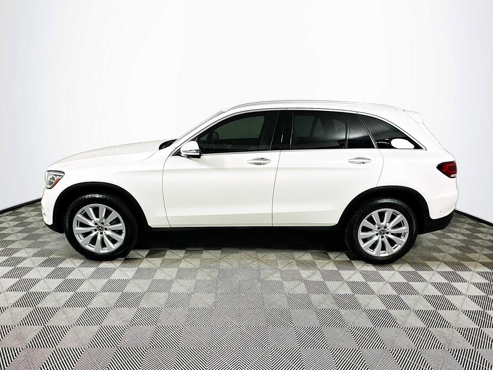 Used 2021 Mercedes-Benz GLC 300 GLC 300 image 4