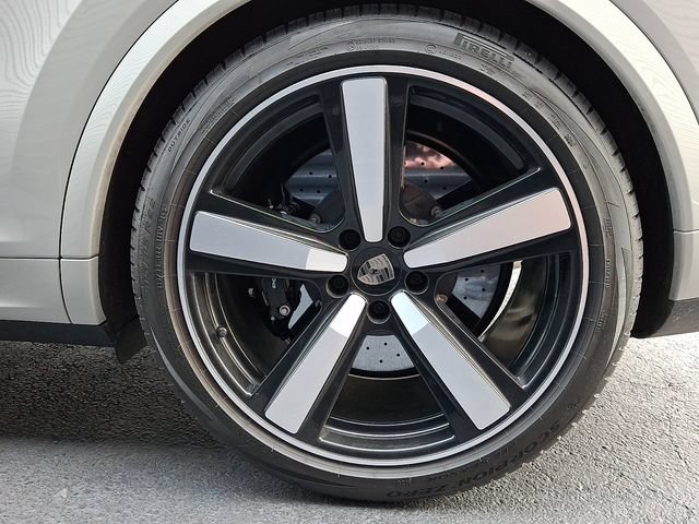 Certified 2025 Porsche Cayenne Turbo AWD/4WD image 14