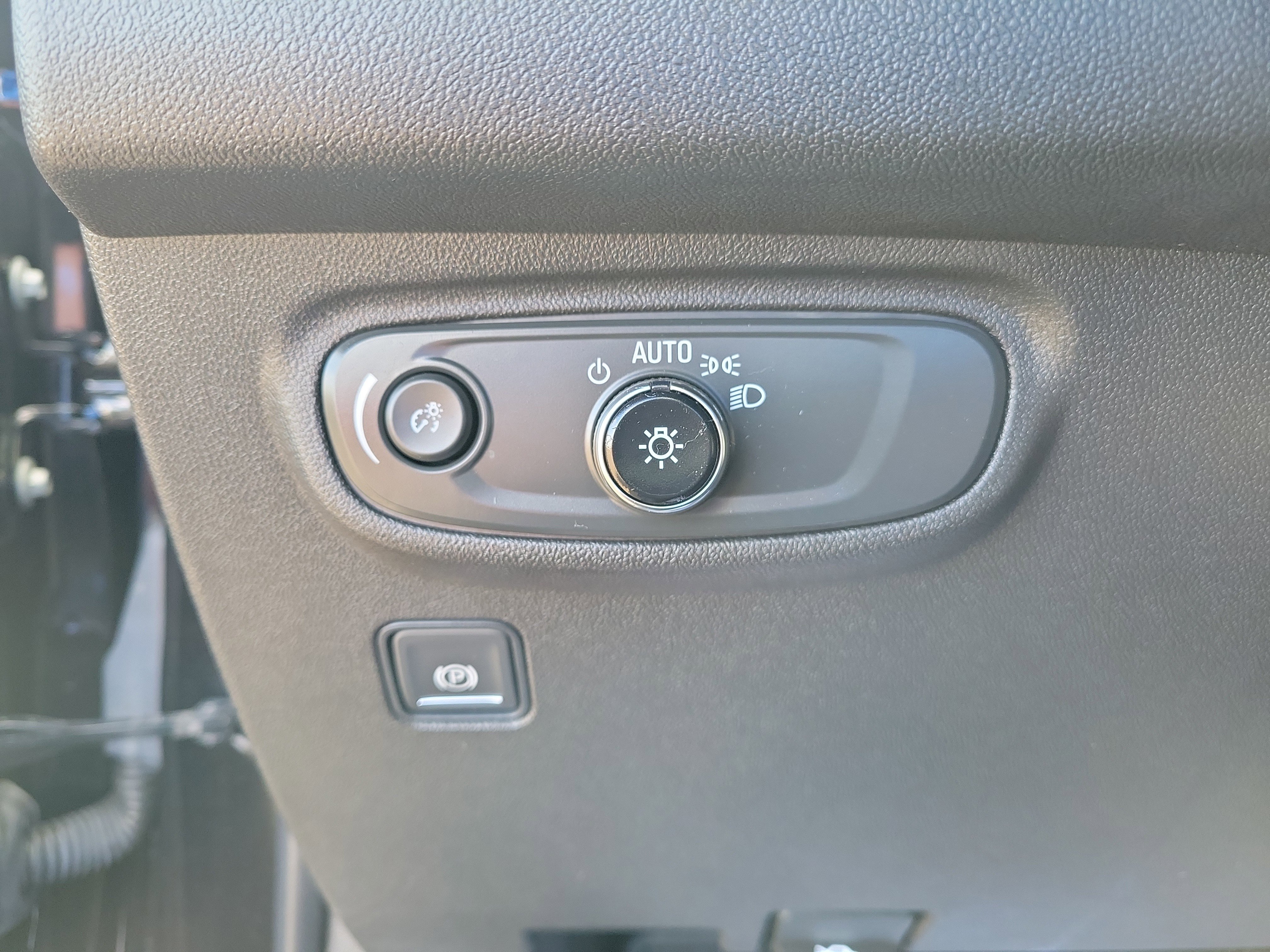 Used 2023 GMC Terrain SLE w/ Driver Convenience Package image 20