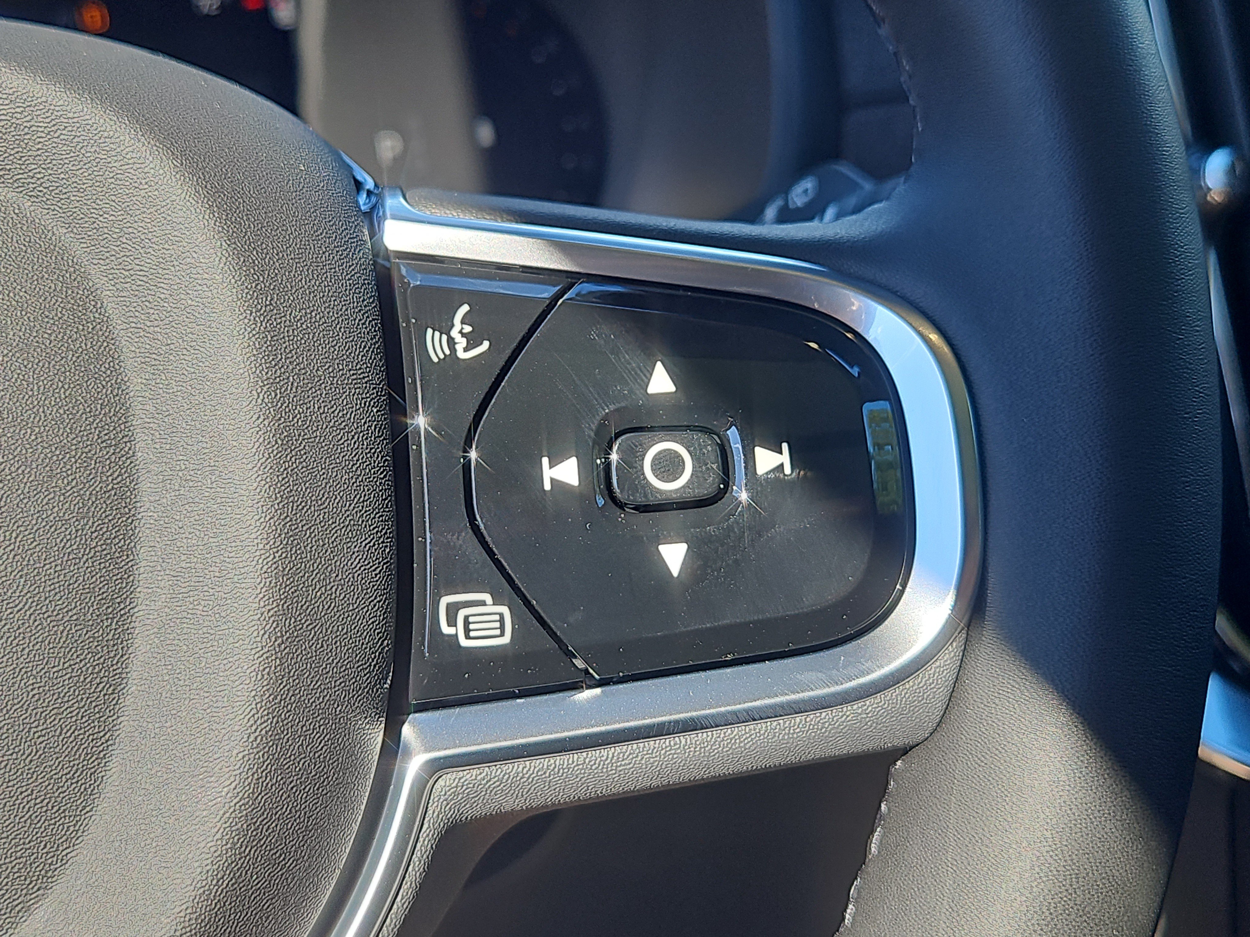 New 2027 Volvo XC90 B5 Core AWD/4WD image 15
