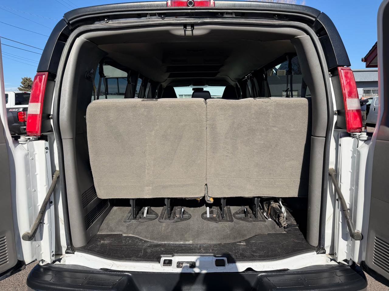 Used 2017 Chevrolet Express 3500 LT w/ LT Preferred Equipment Group RWD image 22